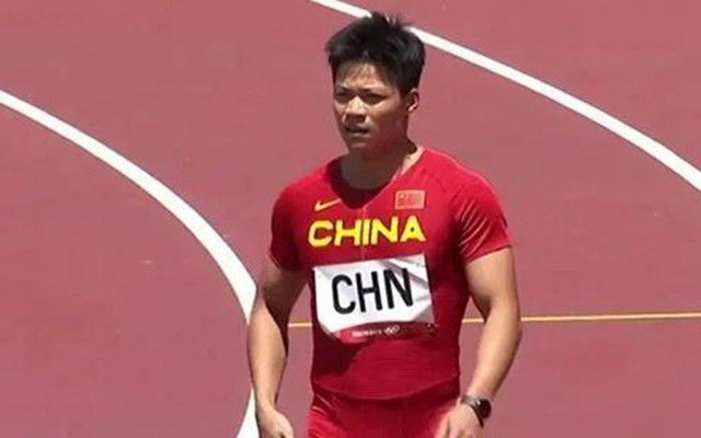 火舞脱了内裤打开腿让男人桶